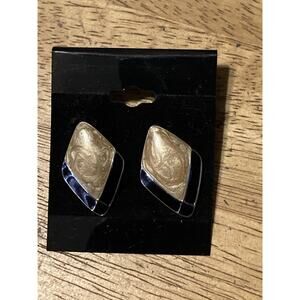 Vintage Beige Black Marbled Enamel Pierced Earrings Gold Tone